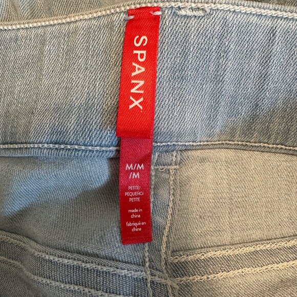 Spanx Womens Mid-Rise Light Wash Blue Denim Flare Pull On Jean Size M - Picture 5 of 10
